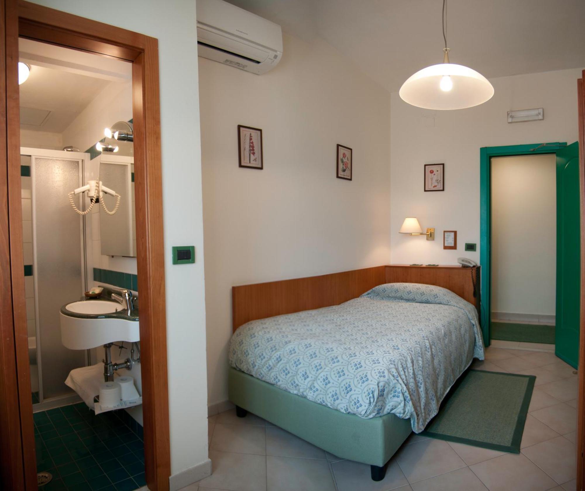 ליבורנו Hotel Boston מראה חיצוני תמונה